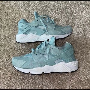 Stormy NIKE Huarache (rare)